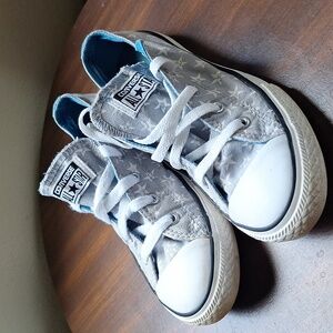 Converse All Stars Size 3/Women's 5